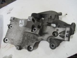 кронштейн генератора Volkswagen Golf 4 поколение 2004, 1.9 л., TDi, дизель, 038903143AF