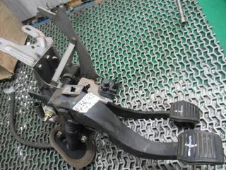 узел педальный (блок педалей) Ford Mondeo 3 поколение 2003, 1.8 л., i, бензин, МКПП, универсал