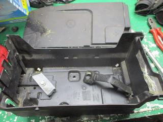 полка аккумулятора Opel Insignia 1 поколение (A) 2012, 2.0 л., дизель, МКПП, седан, 312632764, 13330946