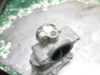 заслонка дроссельная Skoda Roomster 1 поколение 2010, 1.6 л., МКПП, фургон, 03L128063J