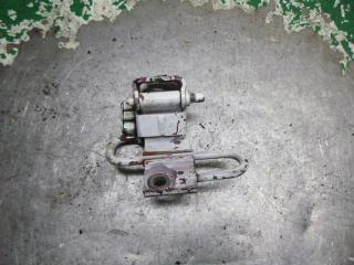 петля двери Audi A4 B6 2002, 2.4 л., АКПП, седан, 8E0831412