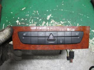 кнопка аварийной сигнализации Mercedes-Benz E-Класс W211/S211 [рестайлинг] 2007, 2.2 л., АКПП, седан