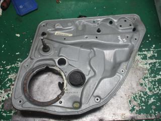 стеклоподъемник задний правый Volkswagen Bora 1 поколение 1998, 1J5839756B