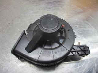 моторчик печки Volkswagen Polo 4 поколение 2003, 1.2 л., МКПП, хетчбэк 5 дв., 6Q1820015E