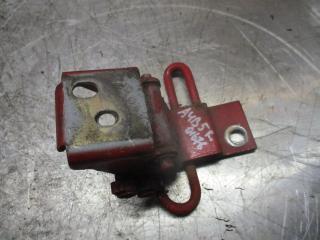 петля двери Audi A4 B5 1996, 2.6 л., МКПП, универсал, 8D0831412B