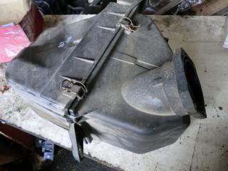 корпус воздушного фильтра Audi A6 4A/C4 1995, 1.8 л., 058133837B