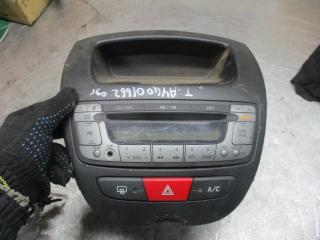 магнитола Toyota Aygo 1 поколение [рестайлинг] AB20 2009, 1.0 л., МКПП, хетчбэк 5 дв., 861200H010