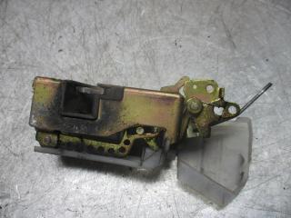 замок двери передней левой Volkswagen Transporter T4 1993, 701837015C