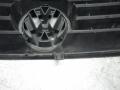 решетка радиатора Volkswagen Polo 4 поколение 2004, 1.2 л., МКПП, хетчбэк 5 дв., 6Q0853651C - фото №9