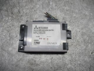 блок управления центральным замком Mitsubishi Carisma 1 поколение [рестайлинг] 2002, 1.9 л., МКПП, хетчбэк 5 дв., MR238029