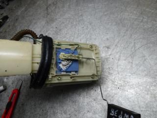 насос топливный Volkswagen Passat B5 1998, 2.3 л., МКПП, седан, 8E0919051A