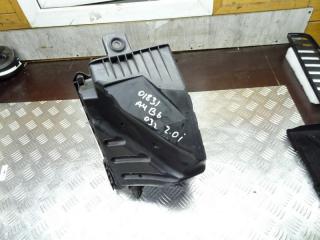 корпус воздушного фильтра Audi A4 B6 2003, 2.0 л., МКПП, седан, 06B133837P