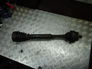полуось передняя левая (приводной вал, ШРУС) Volkswagen Passat B5 1999, 1.8 л., МКПП, универсал
