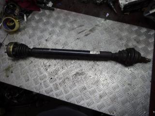 полуось передняя правая (приводной вал, ШРУС) Volkswagen Golf 4 поколение 2002, 1.6 л.