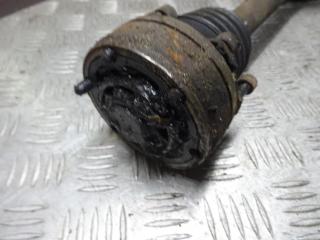 полуось передняя левая (приводной вал, ШРУС) Volkswagen Polo 3 поколение 1998, 1.6 л., МКПП, хетчбэк 5 дв.
