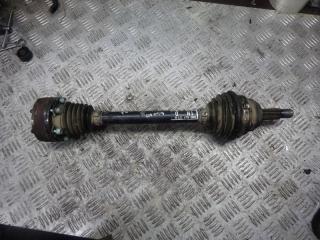 полуось передняя левая (приводной вал, ШРУС) Volkswagen Polo 3 поколение 2001, 1.4 л., МКПП, хетчбэк 5 дв., 6N0407271H