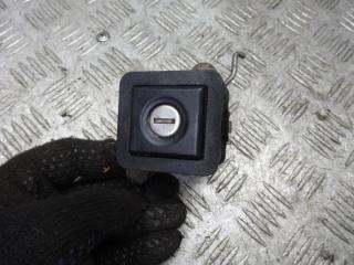 кнопка открытия багажника Volkswagen Passat B3 1990, 1.8 л., МКПП, универсал, 357827571