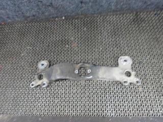 кронштейн КПП Audi A4 B6 2002, 8E0399263T