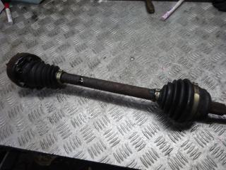 полуось передняя левая (приводной вал, ШРУС) Volkswagen Golf 4 поколение 2003, 1.6 л.