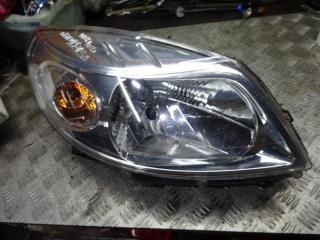 фара правая Dacia Sandero 1 поколение 2009, 1.4 л., МКПП, хетчбэк 5 дв., 8200733877