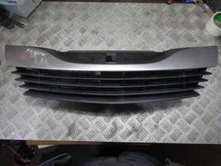 решетка радиатора Renault Laguna 2 поколение 2002, 1.8 л., МКПП, хетчбэк 5 дв., 8200390126