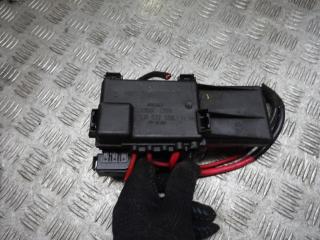 блок предохранителей Volkswagen Golf 3 поколение 2000, 1J0937550J