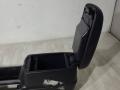 подлокотник Mazda 6 GG [рестайлинг] 2005, 2.0 л., LF-DE, бензин, 5МКПП, серебристый, универсал, передний привод - фото №2