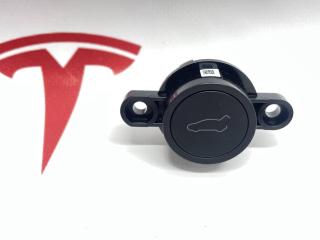 кнопка открытия багажника Tesla Model Y 1 поколение (2020 - 2025), 1501907-00-B