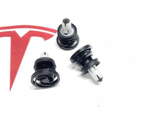 клипса Tesla Model Y 1 поколение (2020 - 2025), 1135147-00-B