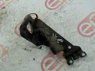 петля двери Renault Trafic 2 поколение 2003