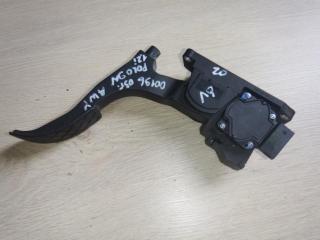 педаль Volkswagen Polo 4 поколение 2003, 1.2 л., МКПП, хетчбэк 5 дв.
