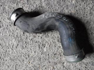 патрубок интеркулера Volkswagen Passat B6 2007, 1K0145832E