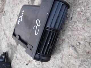 дефлектор обдува салона Audi A6 4A/C4 1996, 2.6 л., МКПП, седан, 4A1820907