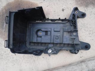 полка аккумулятора Volkswagen Touran 1 поколение 2006, 2.0 л., АКПП, минивэн, 1K0915333B