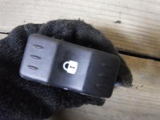 кнопка ручного тормоза (ручника) Dacia Logan 1 поколение 2005, 1.4 л., МКПП, седан