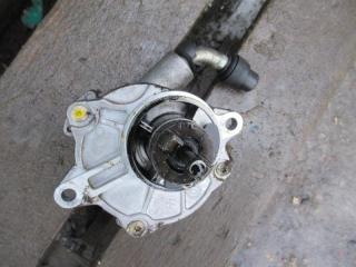 насос вакуумный Mercedes-Benz Vito W638 1999, 2.2 л., A6112300165
