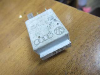 реле (прочие) Volkswagen Passat B6 2006, 2.0 л., МКПП, универсал, 1K0951253