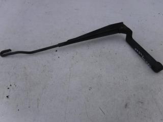 щеткодержатель (поводок стеклоочистителя, дворник) Volkswagen Polo 3 поколение 1998, 1.0 л., МКПП, хетчбэк 5 дв.