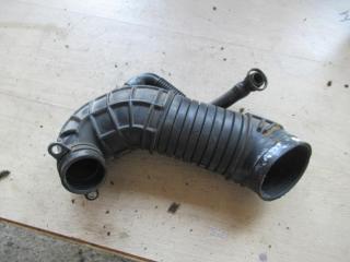 патрубок воздушного фильтра Audi A4 B6 2006, 2.0 л., МКПП, седан, 8E0129615J