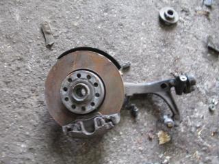 ступица передняя левая Audi A6 4B/C5 1999, 2.4 л.