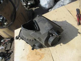 корпус воздушного фильтра Audi A6 4F/C6 2007, 2.7 л., МКПП, универсал, 4F0133837BB