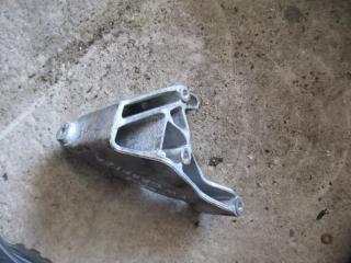 кронштейн двигателя Volkswagen Crafter 1 поколение 2007, 2.5 л., МКПП, микроавтобус, 076199307