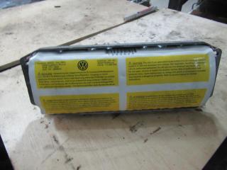 подушка безопасности коленная Volkswagen Touran 1 поколение 2005, 1T0880204
