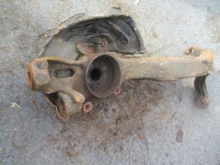 ступица передняя правая Volkswagen Passat B5 1998, 8D0407258AM
