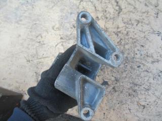 кронштейн двигателя Volkswagen Passat B5 1999, 2.3 л., 3B0199308
