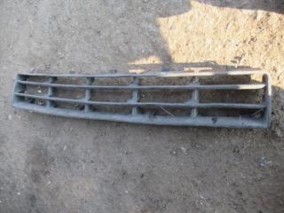 заглушка (решетка) в бампер Volkswagen Golf 3 поколение 1999, 1J0853677D