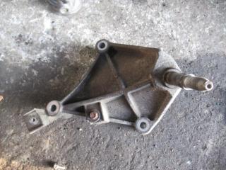 кронштейн КПП Renault Megane 2 поколение 2004, 1.6 л., 8200068265
