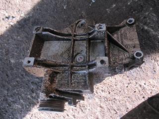 кронштейн генератора Audi A4 B5 1998, 1.6 л., 058260885A
