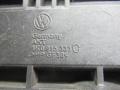 полка аккумулятора Volkswagen Golf 4 поколение 2004, 1K0915333C - фото №3