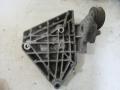 кронштейн компрессора кондиционера Volkswagen Passat B5 1998, 1.6 л., 06B260885A - фото №2